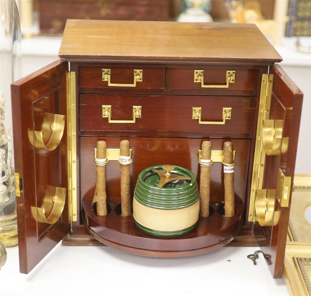 A Humidor mahogany cabinet, 35cm high, 37cm wide